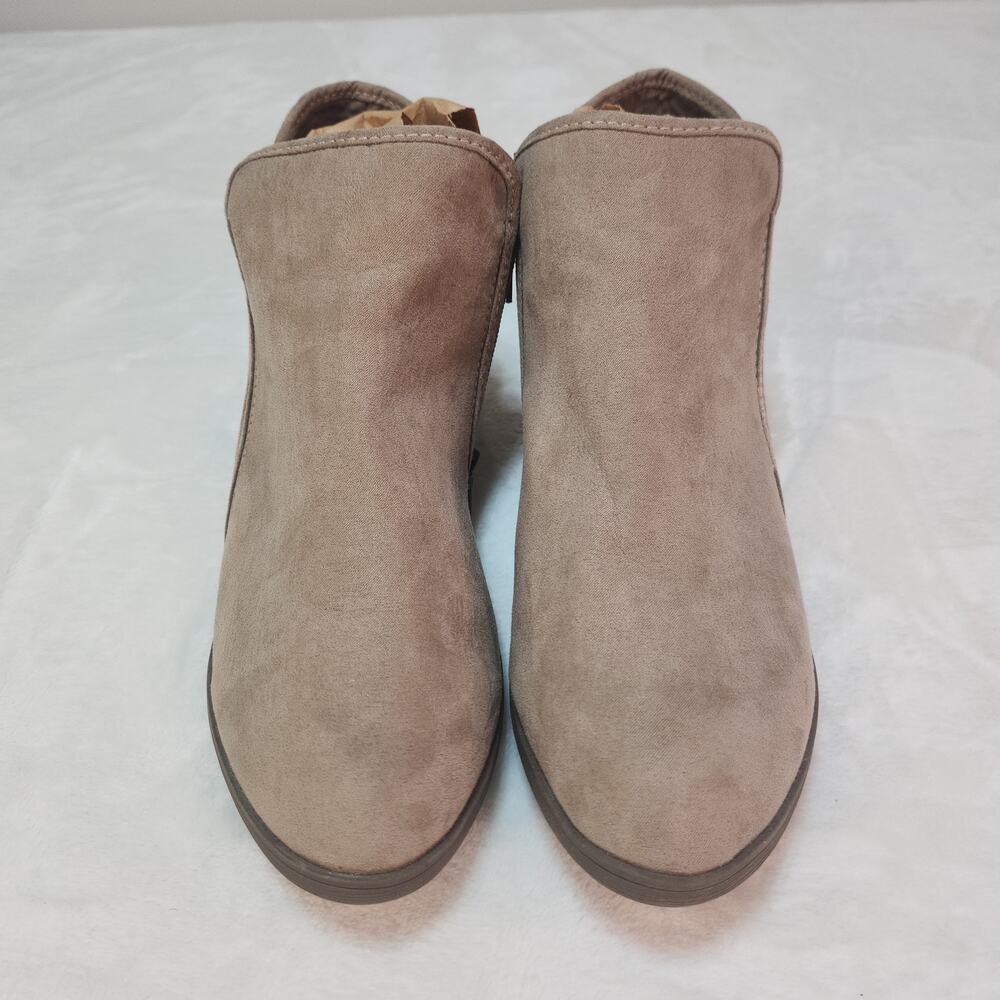 Taupe Faux Suede V Cut Ankle Booties Womens 9 Block Heel Almond Toe Minimalist - Picture 4 of 10